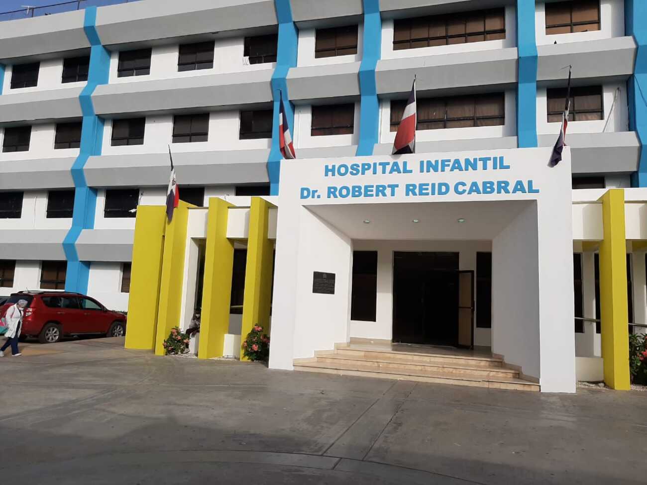 Apagón afecta consultas del Hospital Robert Reid Cabral; Edesur y autoridades difieren sobre origen de la avería